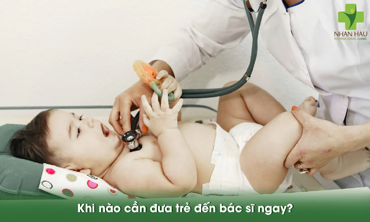 Trào ngược dạ dày ở trẻ em: Nguyên nhân, triệu chứng và cách điều trị nhanh tại nhà 8 Khi nào cần đưa trẻ đến bác sĩ ngay?
