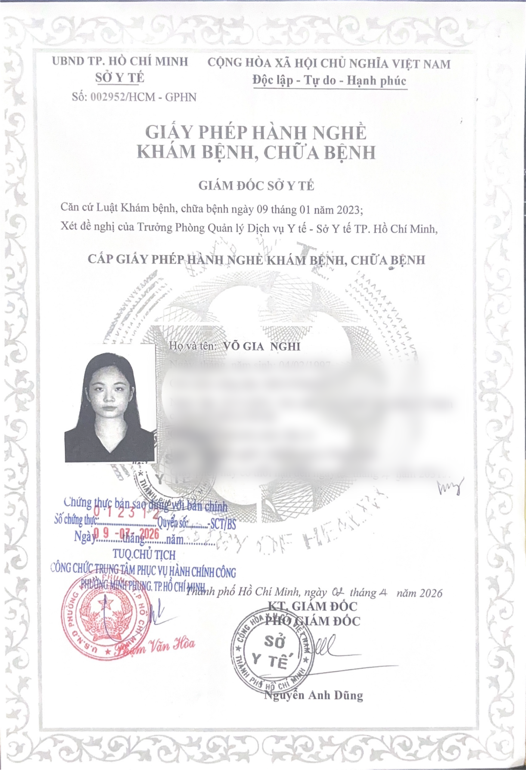 Đội ngũ y tế 12